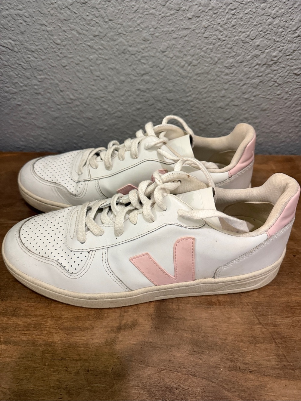 Veja White Sneakers with Pink Accent Women’s size 11